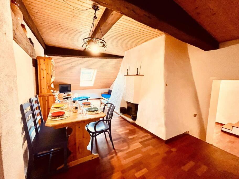 Charmant Appartement De Vacances Alta Ripa Hauterive  Eksteriør bilde